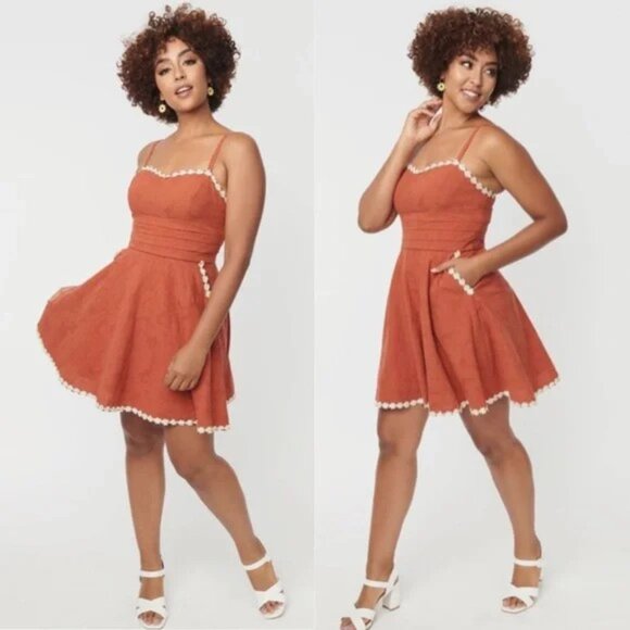 Unique Vintage Daisy Chain Fit & Flare Mini Dress Burnt Orange Pleated Size 6-8 - Picture 1 of 16